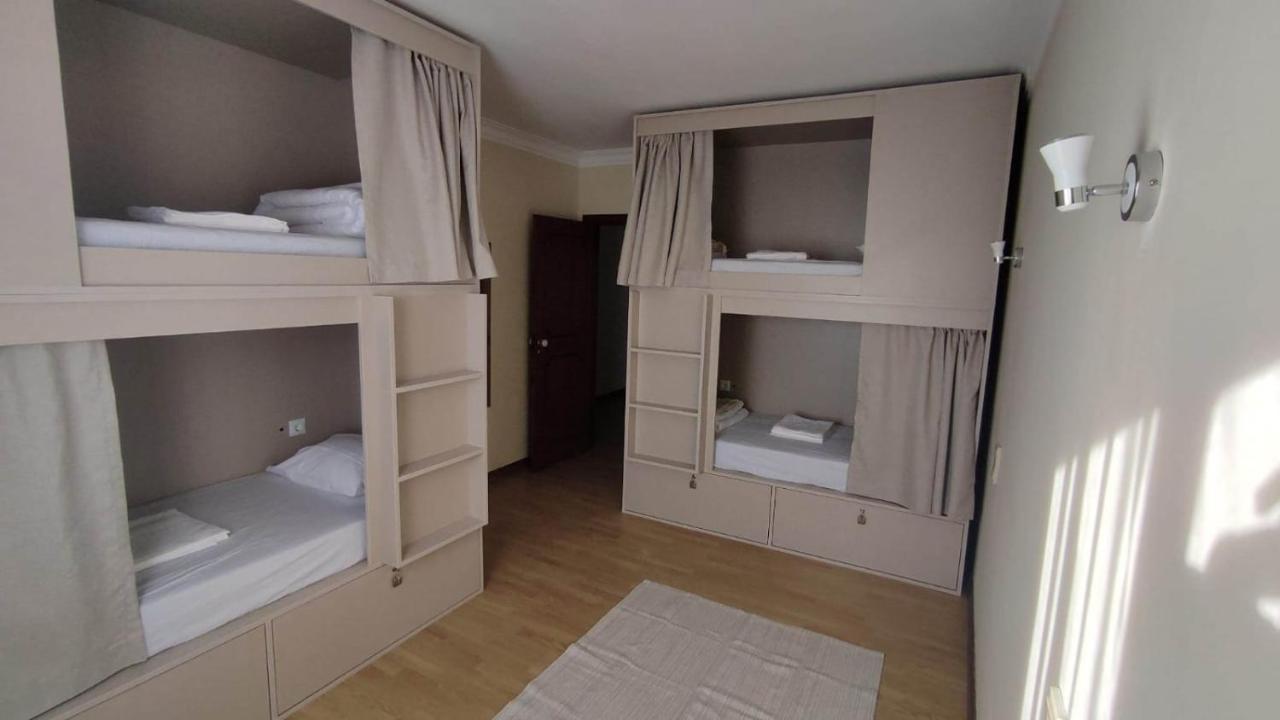 Hostel Summer House บีลาโนวาเดกายา ภายนอก รูปภาพ